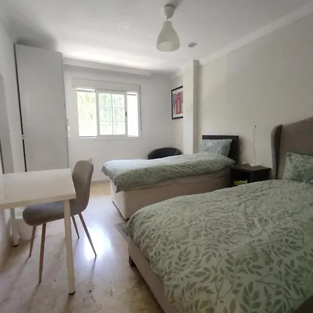 6 Guest Family & Golf Apartment *