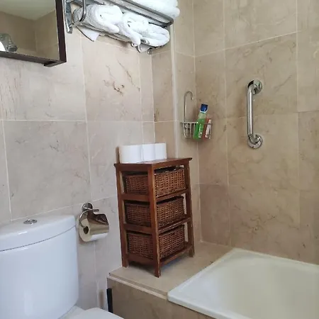 6 Guest Family & Golf Apartment