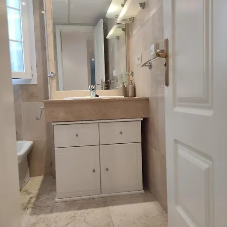 6 Guest Family & Golf Apartment
